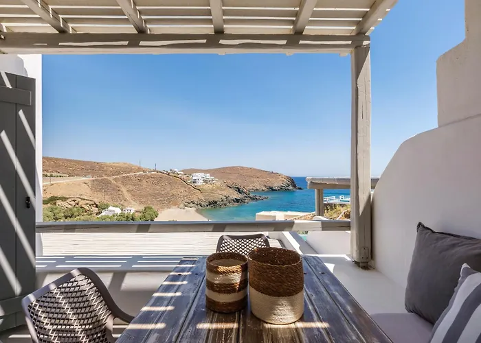Mykonos & Vila Merchia Beach